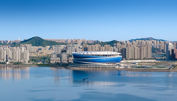 The Suoyuwan Stadium is located directly on Dalian Bay.<br />Terrence Zhang